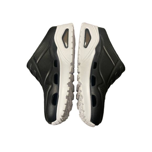 Skechers Arch Fit Rubber Slip On Sneaker Clogs Women's Size 6 - Picture 2 of 5